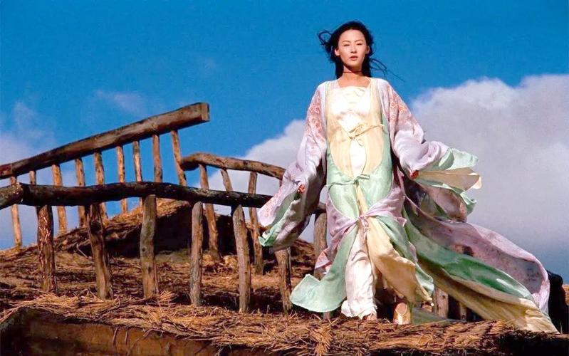 影视制作片场全解析 虚拟影棚、实景影棚与美术道具置景服务